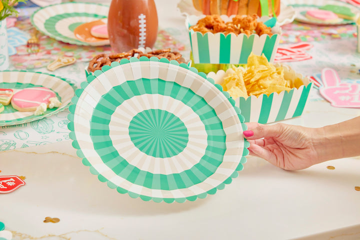 Fans of Fun Dinner Plates (10 ct)