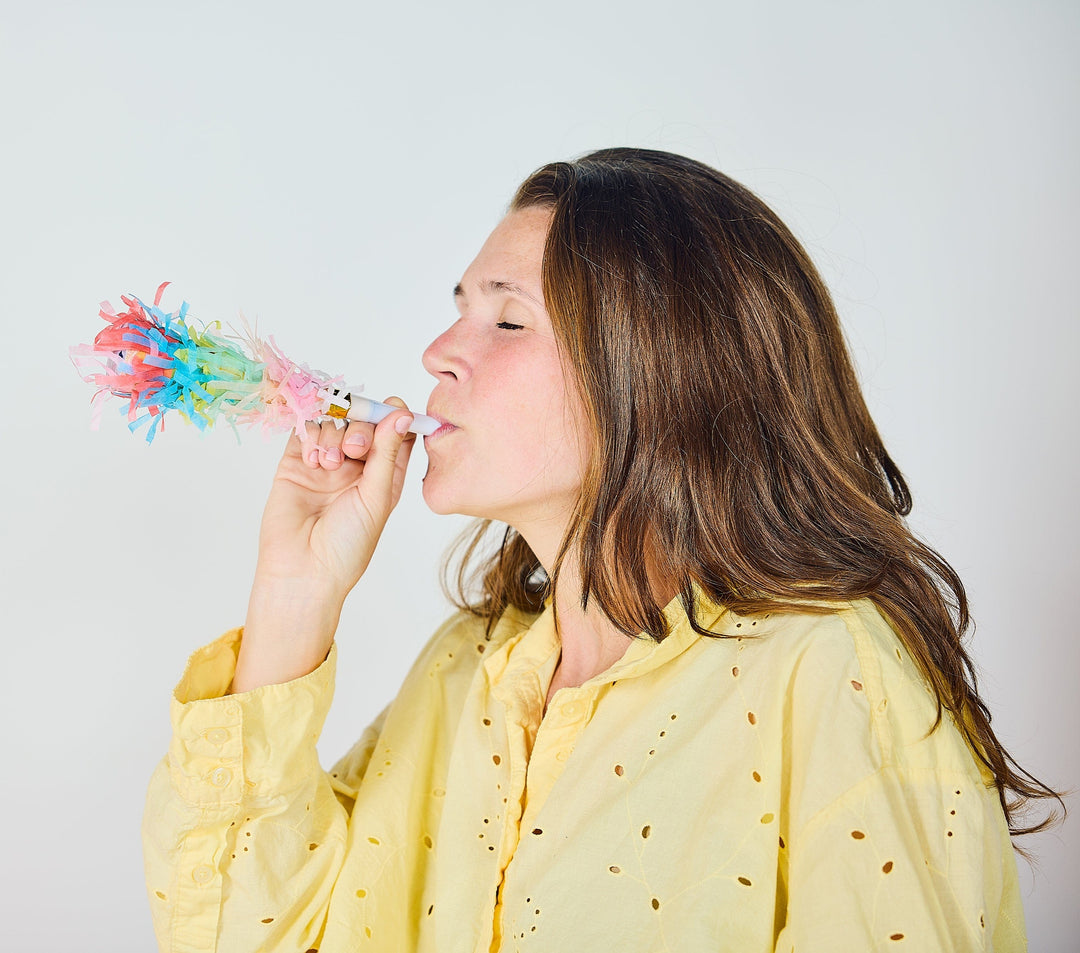 Frill Seeker Fringe Confetti Party Blowers (6 ct)