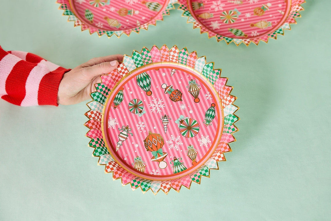 Deck the Halls Dinner Plates (10 count)