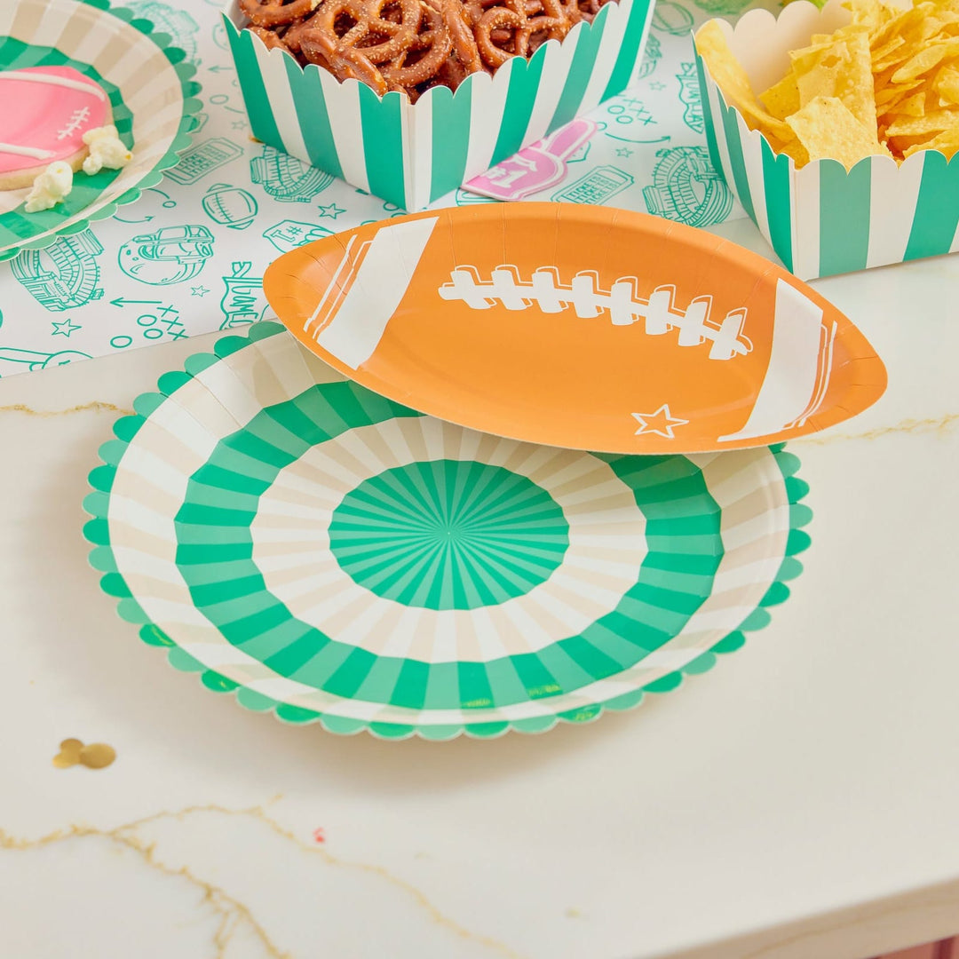 Packed Party Game Day 10 In Paper Plates Set